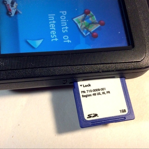 Magellan Road Mate Model 1200 US GPS & Car Charger - Picture 5 of 8